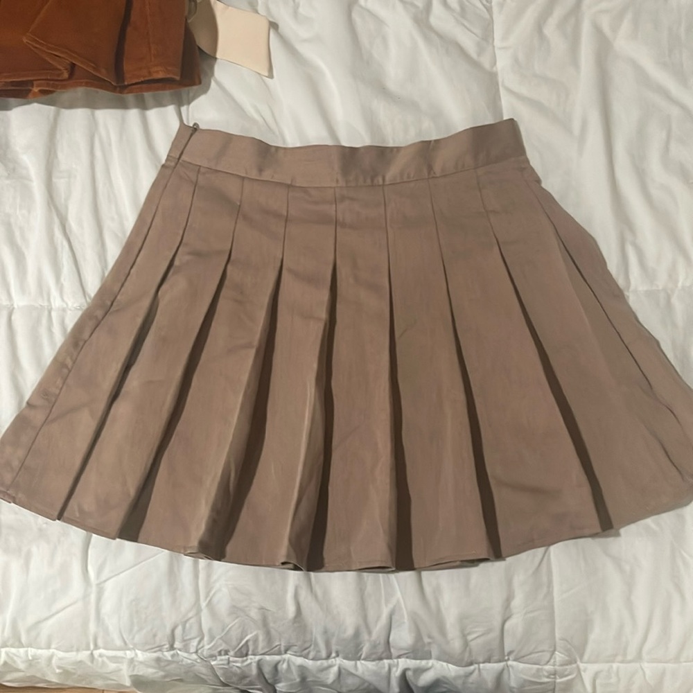 Beige SHEIN pleated mini skirt. Large size